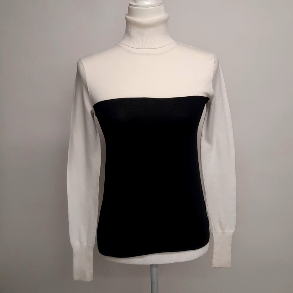 Moda International Black & White Knit Turtleneck, Size XS